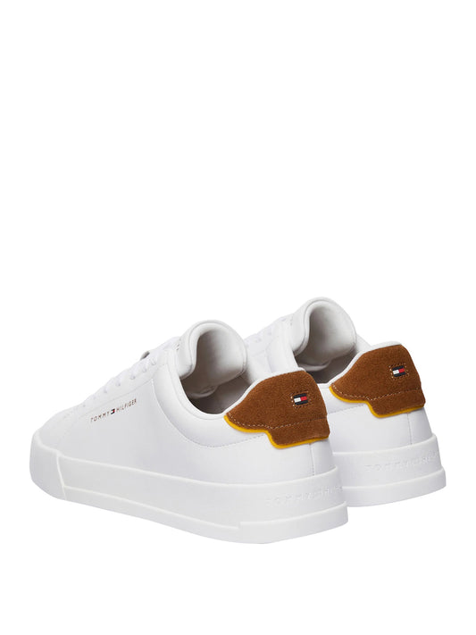 TOMMY HILFIGER 1USCITA Tommy Hilfiger Sneakers Th Court Lth Detail Ess - Bianco Cognac White/Coconut Groove